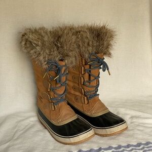 10.5 Sorel Joan of Arctic Waterproof Snow Boots